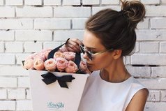 Иногда я просто хочу, чтобы меня кто-нибудь обнял и сказал: «Я знаю, трудно. Но все будет хорошо! Вот тебе шоколадка и 7 миллионов рублей».