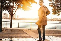 Деньги в кармане — еще не крылья, но походку меняют.