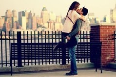 Приятно, когда твоя одежда пахнет твоим любимым человеком.