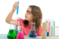 Дети, которых приносит аист, намного умнее, чем те, которых нашли в капусте. Потому что тех, которых нашли в капусте, аист уронил.