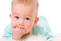 Маленькие дети не задумываются о своей внешности, делают что хотят и при этом выглядят естественно и красиво.