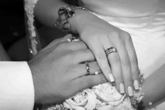 Пока ждёшь своего единственного на всю жизнь мужчину, можно иногда и замуж отлучаться!