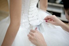 В этот день каждая девушка светится от счастья.