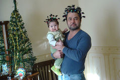 У тебя ещё будет миллион парней, а родители, они одни. Они тебя любят и никогда не предадут. Цени это!