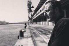 Нельзя возвращаться к предателям. Нельзя. Локти кусайте, землю жуйте, но не возвращайтесь туда, где когда-то вас предали.