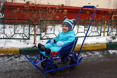 США ввели новые санкции против России. Забрали весь снег себе. 