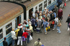 В российских электричках станции объявляют на том же языке, на котором пишут врачи.