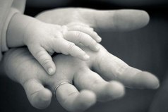 Решиться обзавестись ребёнком — дело нешуточное. Это значит решиться на то, чтобы отныне и навсегда твоё сердце разгуливало вне твоего тела.