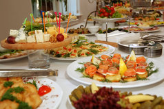 За одну ночь люди съедают всё,что заготовили за 15 дней раньше.  