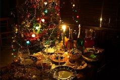 Новый год – страна, захлебываясь шампанским и водкой, выпадает в оливье...  