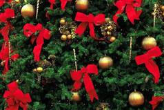 А я не поздравляю вас с новым годом, не желаю счастья, здоровья, любви, не надейтесь на чудо, будьте  реалистами и делайте все сами! 