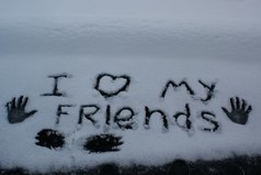  Наверное, у каждого из нас есть друг по переписке, который живёт далеко от нас, но при этом знает о нас больше чем те, кто живут рядом.