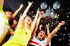 С друзьями даже фильм ужасов превращается в комедию.