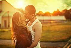 Дружба - это любовь без крыльев.