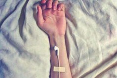 Музыка - это единственный наркотик которым я злоупотребляю.