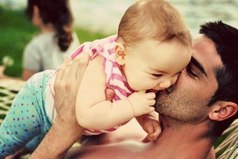 Замужнюю девушку всегда дома ждут... маленький Чекупила и большое Чепожрать!!!)))