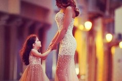 Я, конечно, не королева, но воспитала меня именно она.