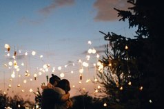 До чего же теперешние молодые люди все странные. Прошлое вы ненавидите, настоящее презираете, а будущее вам безразлично. Вряд ли это приведет к хорошему концу.