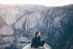 Мы становимся слепыми к тому, что видим каждый день. Но каждый день разный, и каждый день является чудом. Вопрос только в том, чтобы обратить внимание на это чудо. 