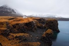 Маленькие одинокие дома одиноких людей.