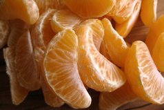 Я не хочу ходить на работу, я хочу чтобы мне почистили много мандаринок.