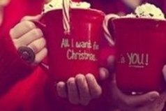 Не бойтесь дарить согревающих слов, и добрые делать дела. Чем больше в огонь вы положите дров, тем больше вернется тепла.