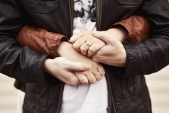 Жизнь подобна кофе в чашке. Иногда сладкая, иногда нет. Но главное в жизни не вкус кофе, а с кем вы его пьете...