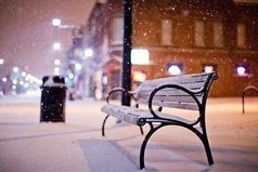 Хочу снега. Много много. Чтобы снежки и снеговики. Красные щеки. И ночью все светится...