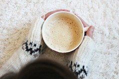 Зима - это когда приходя домой... идешь ставить чайник раньше... чем включаешь компьютер...