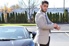 Настоящий идеалист стремится к деньгам. Деньги - это свобода. А свобода - жизнь.