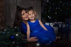 Пусть в Новогоднюю ночь в вашу дверь постучится Счастье... И дай Бог,чтобы вы в этот момент оказались дома...