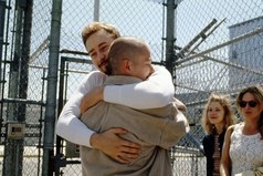 Ненависть — тяжелый багаж. Жизнь слишком коротка, чтобы тратить ее на зло. Оно того не стоит.