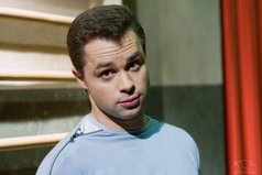 Слезы, сопли, слюни — женские жидкости, а мужские — коньяк, вискарь и на утро минералка.