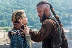 Воины не обнажают свои сердца, пока топор им не поможет. 