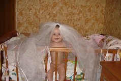 Не ходите девки замуж! Замужем не весело. То трусы не постирала. То не там повесила.