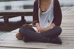 Порой любит не тот, кто орет на весь мир о своей любви, а просто человек, который знает, сколько ложек сахара положить в твой чай…