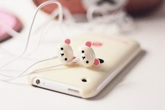 Слушаю музыку, пью чай, деградирую. Вечер как вечер.