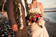 Любите мам, помогайте родным, не предавайте близких друзей, бросайте всех шалав, и женитесь на простых хороших девушках без пафоса, табака и грима!