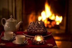 Моя мечта — в холодные зимнии вечера греть ноги возле настоящего камина, читать интересный роман и неспешно попивать чай с тобой вместе.