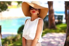 Стройней, становись лучше, учи языки, отращивай волосы, танцуй и не смей распускать сопли. Уважай себя. Люби себя. Ты у себя одна!