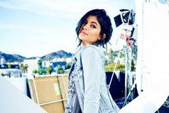 Все красивые женщины замужем, а умные уже свободны. Вот думаю - красивой остаться или умной стать.