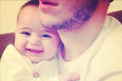 Парни, которые няньчатся с детьми, кажутся мне более мужественными, чем те, которые клеят всяких баб и рвут на себе рубашки...