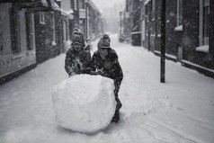 Хорошо что в детстве у нас не было интернета и мы могли насладиться такими моментами.