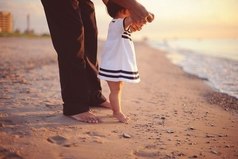 Отец - пример для сына, как надо относится к женщинам. Образец для дочери, какого мужчину выберет она!