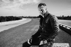 Любите, прощайте... Не тратьте время на глупые обиды, которые в итоге все равно забудутся.