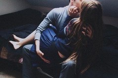 Когда ревнует парень, девушке это приятно… Но когда начинает ревновать девушка, начинается 3 мировая война…