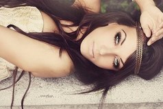 Любая девушка - немного львица. Хищный взгляд, коварный нрав и каждая ищет своего настоящего льва.