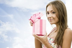 Страшнейшее биологическое оружие — толпа девушек, оставшихся на 8 марта без подарков!