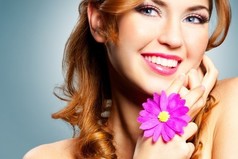 Пускай сегодня все будет как в сказке, все принцы примчатся на белых конях, все лягушки станут принцессами, и все спящие красавицы проснутся и найдут своих добрых молодцев.