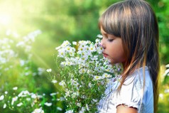 Все считают, что детство - лучшая на свете пора, кроме, разве что, самих детей.